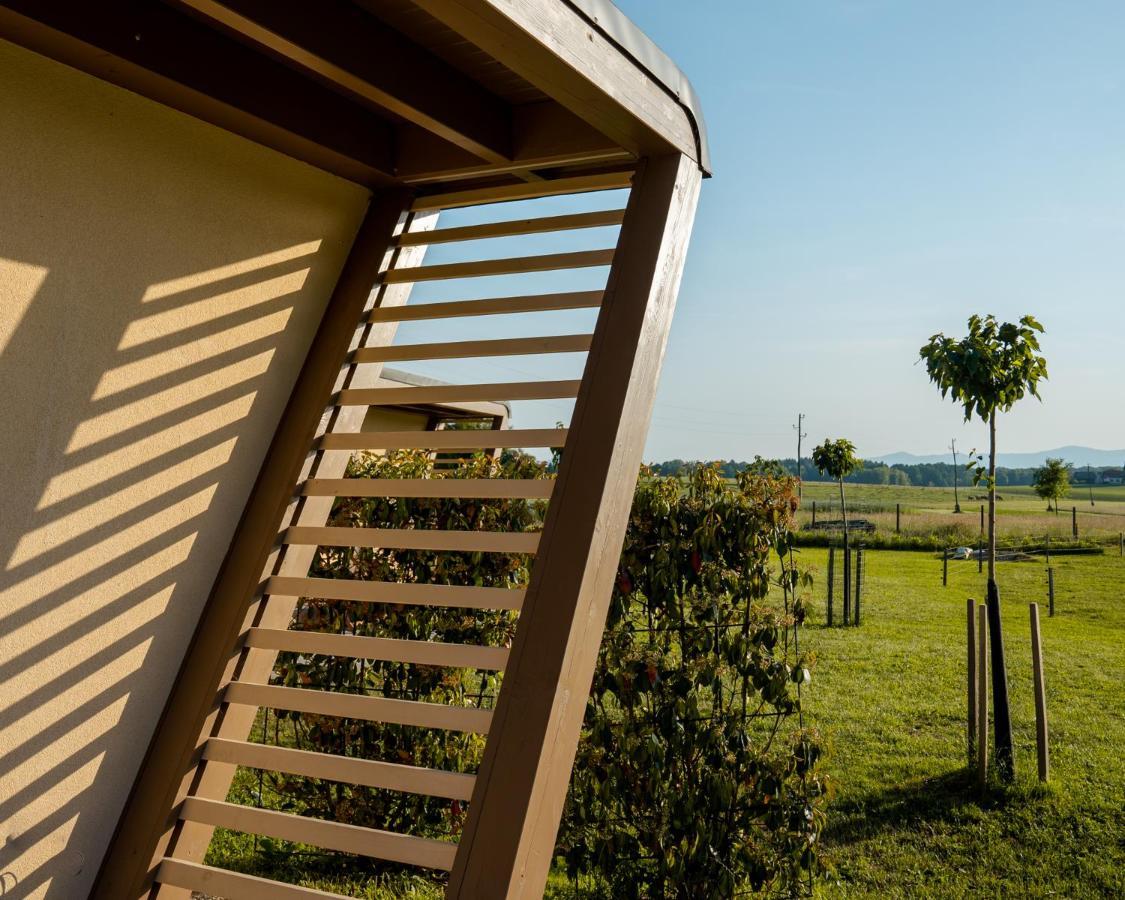 Fortun Estate - Apartmaji Ob Reki Kolpi Метліка Екстер'єр фото