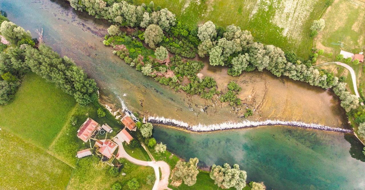 Fortun Estate - Apartmaji Ob Reki Kolpi Метліка Екстер'єр фото